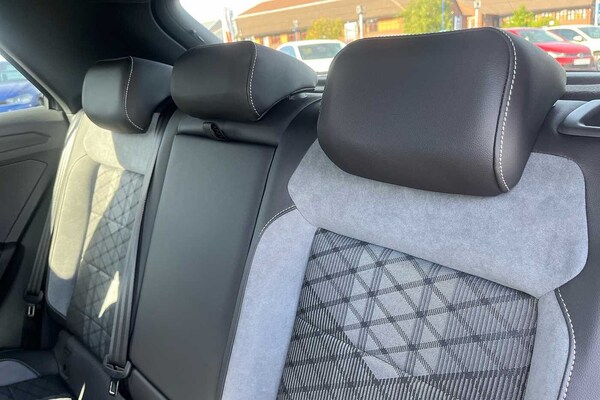 Used Volkswagen T-Roc 2025 for sale - 75142433: Photo 11
