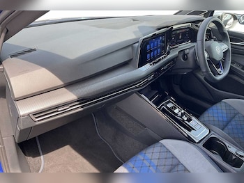 Used Volkswagen Golf 2024 for sale - 79375425: Photo