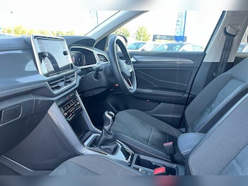 Used Volkswagen T-Roc 2023 for sale - 75479201: Photo
