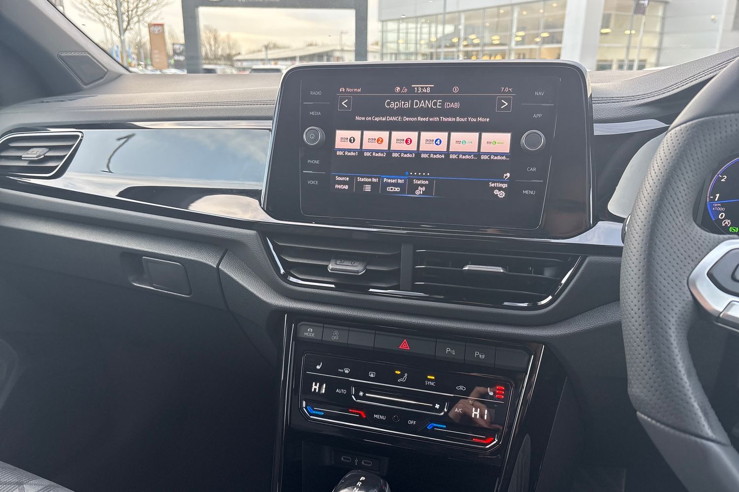 Used Volkswagen T-Roc 2025 for sale - 76837794: Photo 11