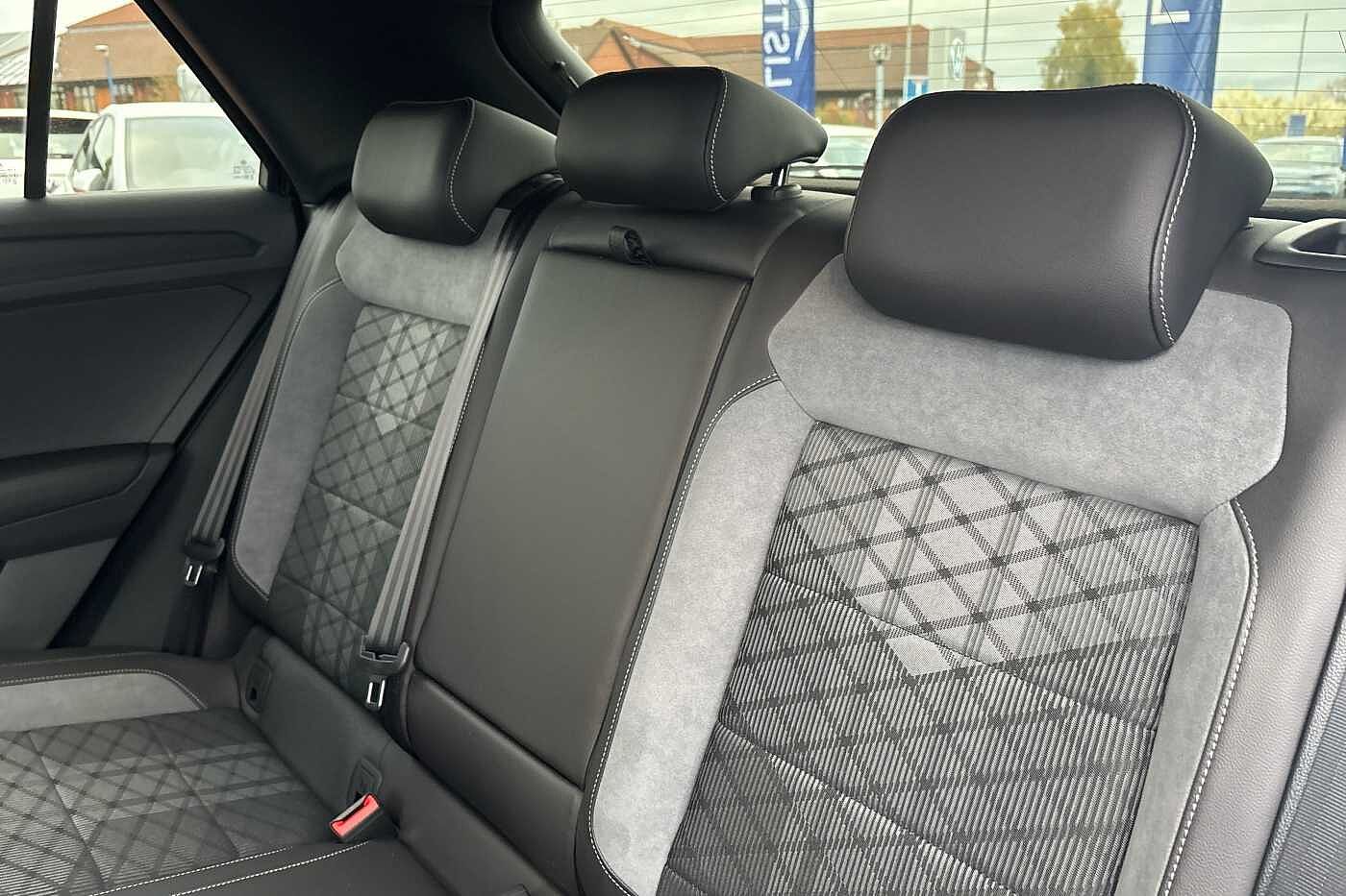 Used Volkswagen T-Roc 2023 for sale - 76123960: Photo 11