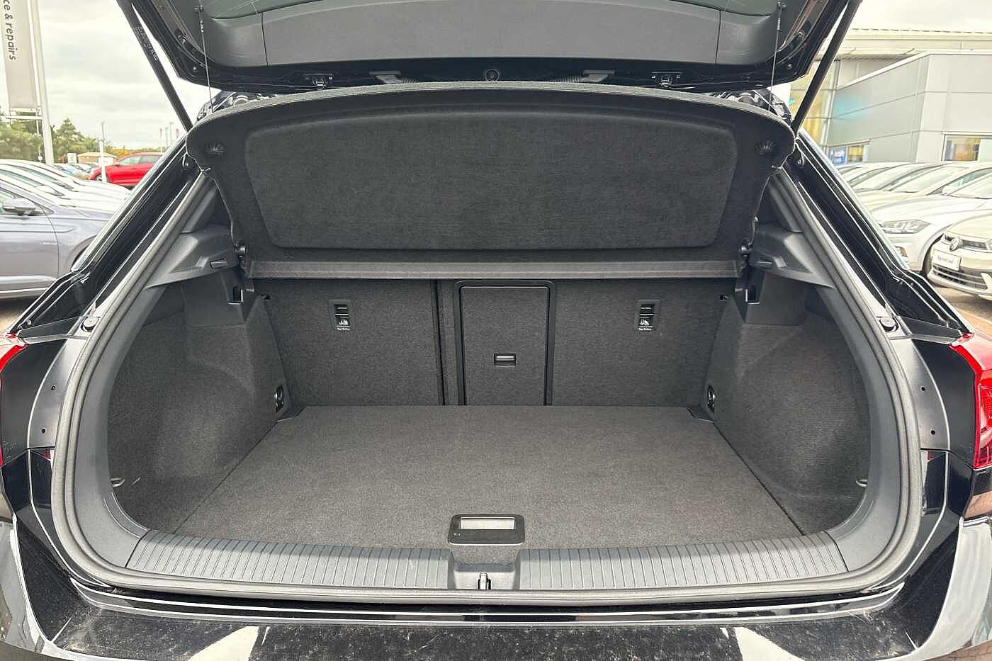 Used Volkswagen T-Roc 2023 for sale - 76123960: Photo 12