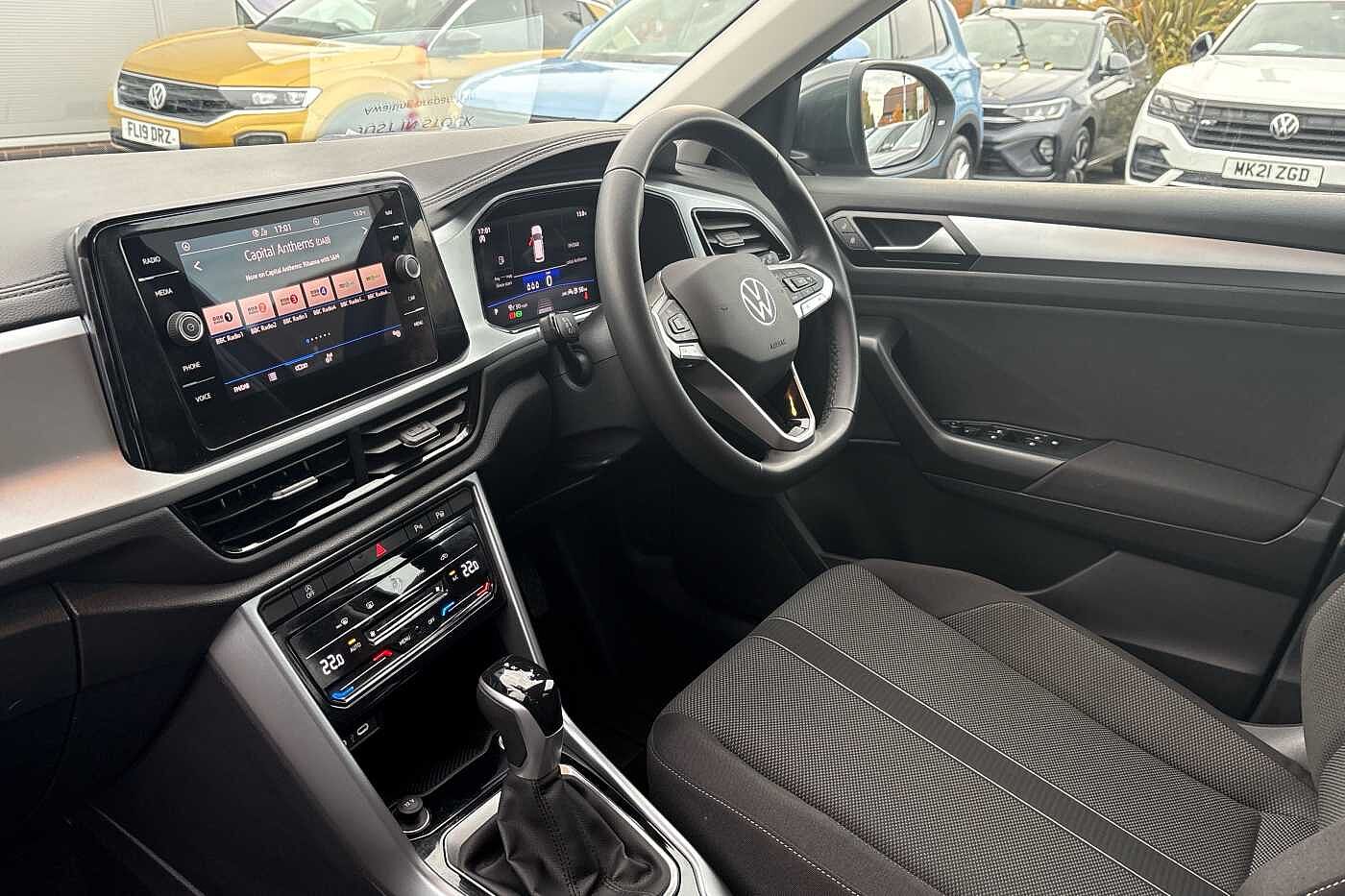 Used Volkswagen T-Roc 2025 for sale - 76327794: Photo 2