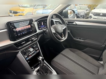 Used Volkswagen T-Roc 2025 for sale - 76327794: Photo
