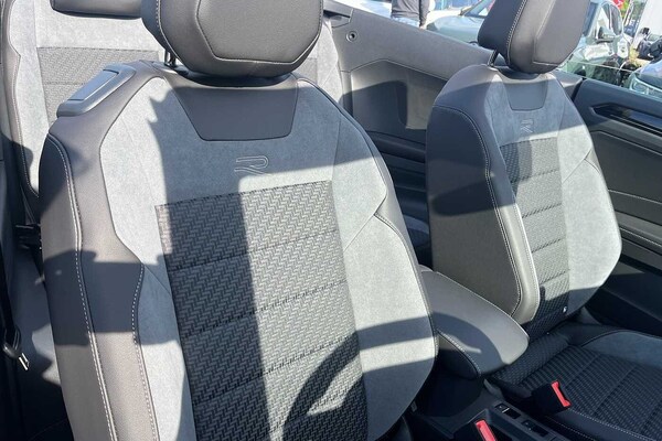 Used Volkswagen T-Roc 2025 for sale - 74547657: Photo 17