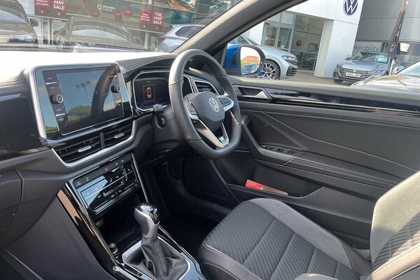 Used Volkswagen T-Roc 2025 for sale - 74547657: Photo 2