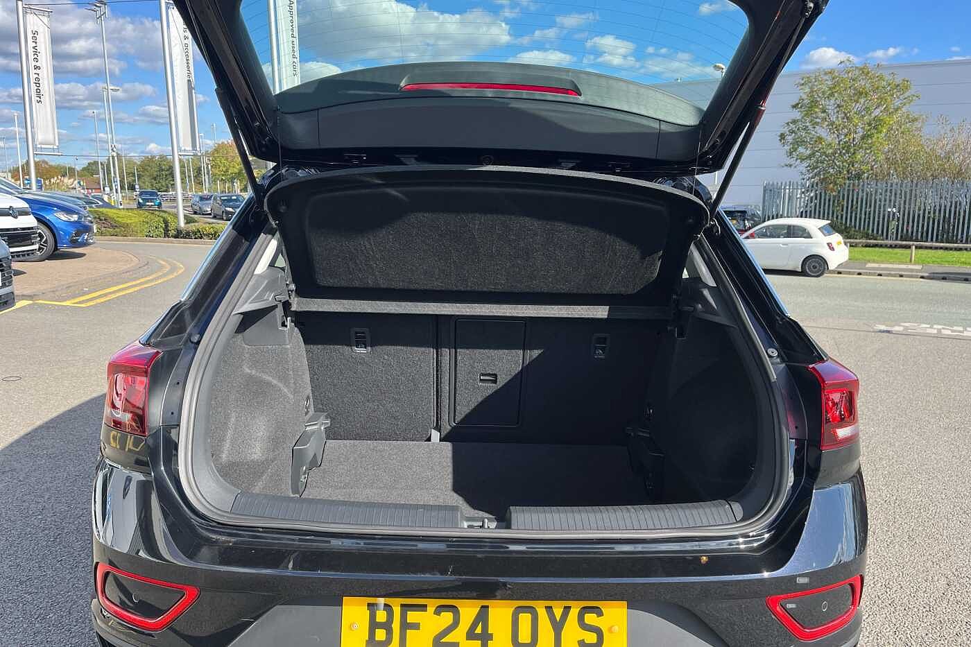 Used Volkswagen T-Roc 2024 for sale - 75966535: Photo 12