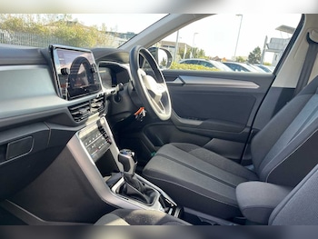 Used Volkswagen T-Roc 2024 for sale - 75966535: Photo