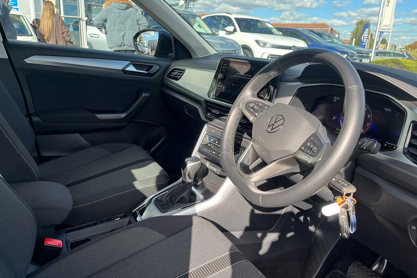 Used Volkswagen T-Roc 2024 for sale - 75966535: Photo 6