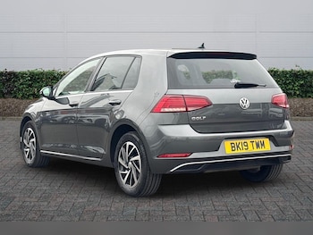 Used Volkswagen Golf 2019 for sale - 78073947: Photo