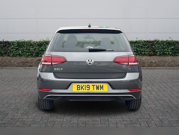 Used Volkswagen Golf 2019 for sale - 78073947: Photo