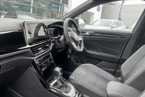 Used Volkswagen T-Roc 2025 for sale - 74876581: Photo 2