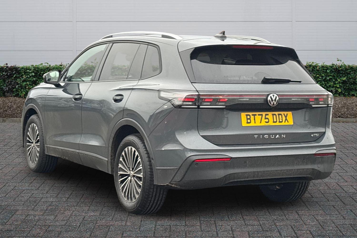 Used Volkswagen Tiguan 2025 for sale - 76800521: Photo 2