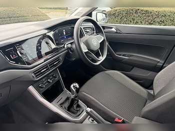 Used Volkswagen Polo 2024 for sale - 76202323: Photo