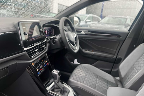 Used Volkswagen T-Roc 2025 for sale - 74876614: Photo 2