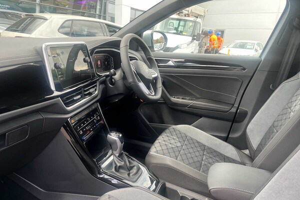 Used Volkswagen T-Roc 2025 for sale - 75175873: Photo 2