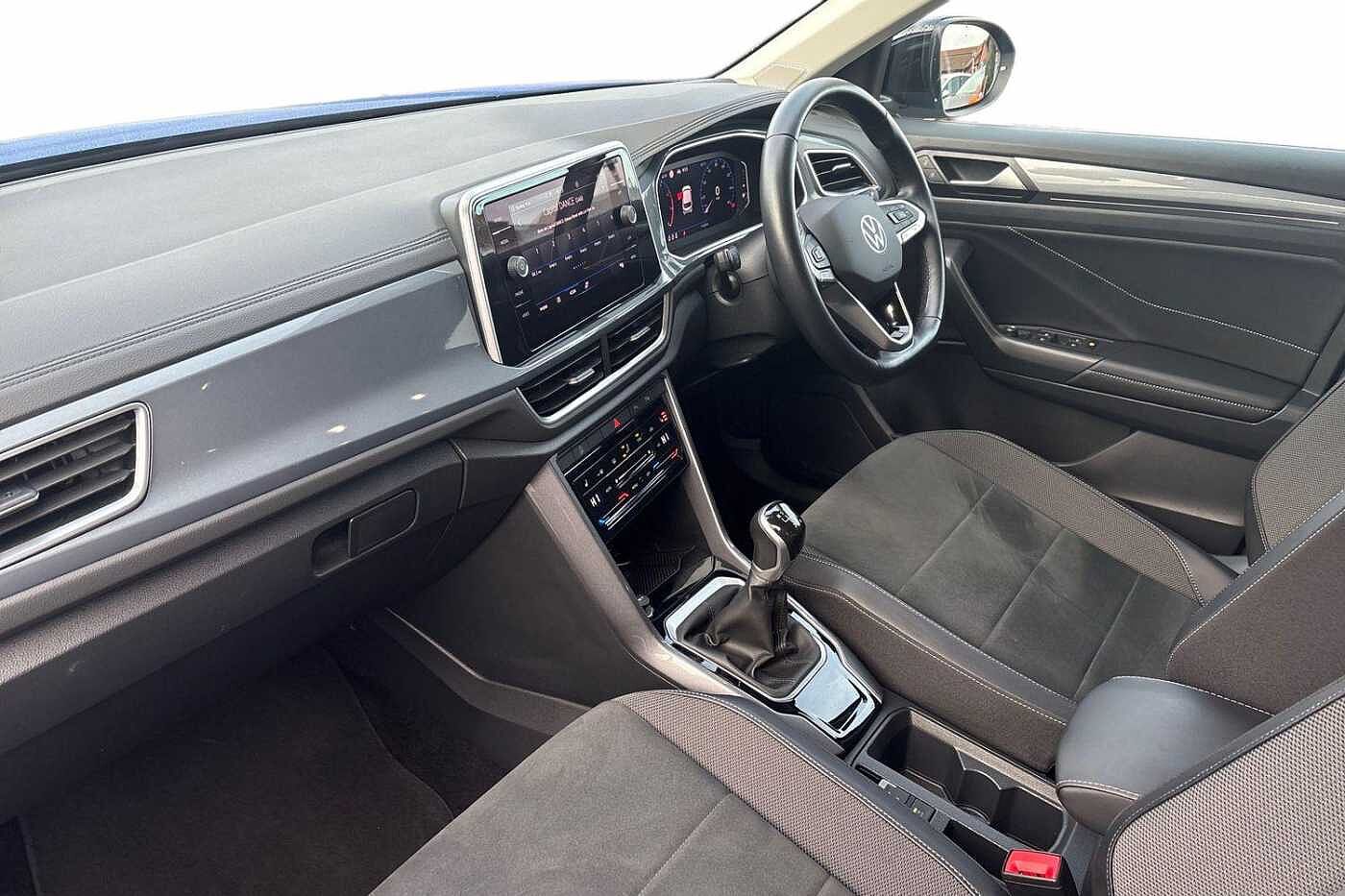 Used Volkswagen T-Roc 2023 for sale - 76670974: Photo 2