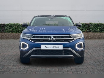 Used Volkswagen T-Roc 2023 for sale - 76670974: Photo