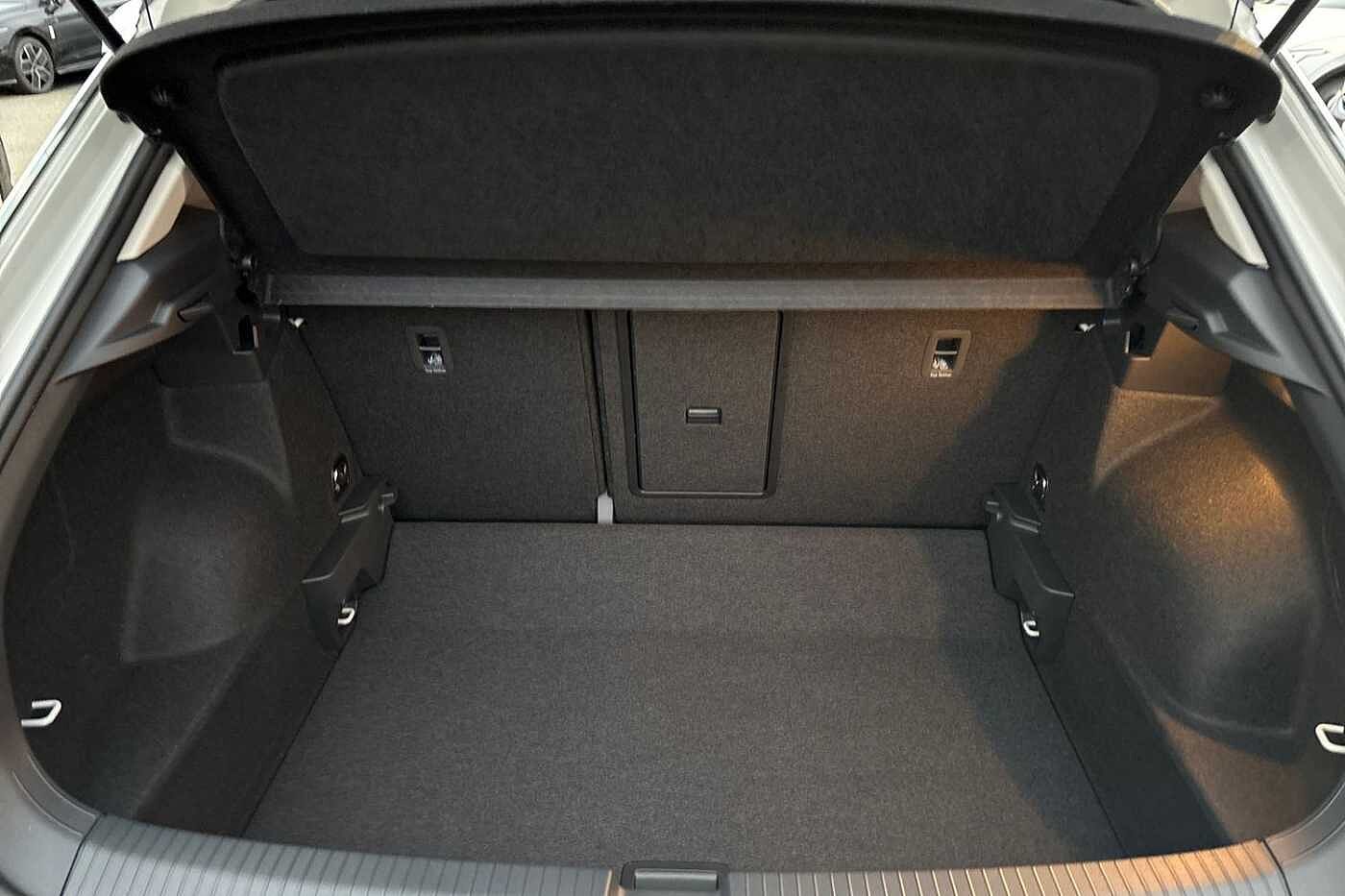 Used Volkswagen T-Roc 2025 for sale - 76837707: Photo 11