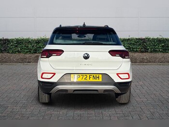 Used Volkswagen T-Roc 2023 for sale - 77725212: Photo