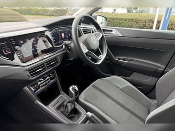 Used Volkswagen Polo 2023 for sale - 76123953: Photo 2
