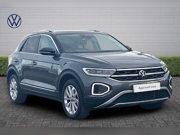 Used Volkswagen T-Roc 2023 for sale - 77332576: Photo