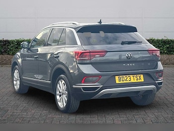 Used Volkswagen T-Roc 2023 for sale - 77332576: Photo