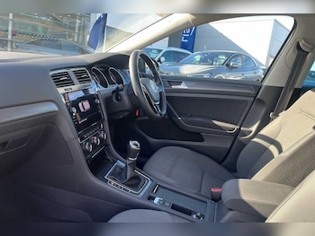 Used Volkswagen Golf 2019 for sale - 75916456: Photo
