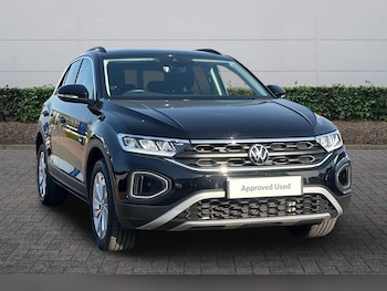 Used Volkswagen T-Roc 2024 for sale - 78172132: Photo