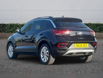 Used Volkswagen T-Roc 2024 for sale - 78172132: Photo