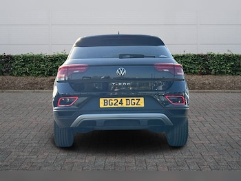 Used Volkswagen T-Roc 2024 for sale - 78172132: Photo