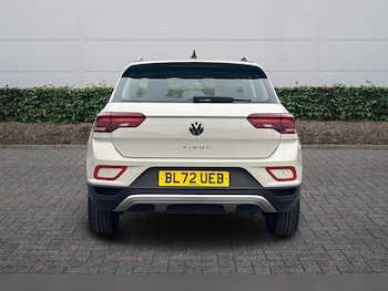 Used Volkswagen T-Roc 2023 for sale - 77725206: Photo