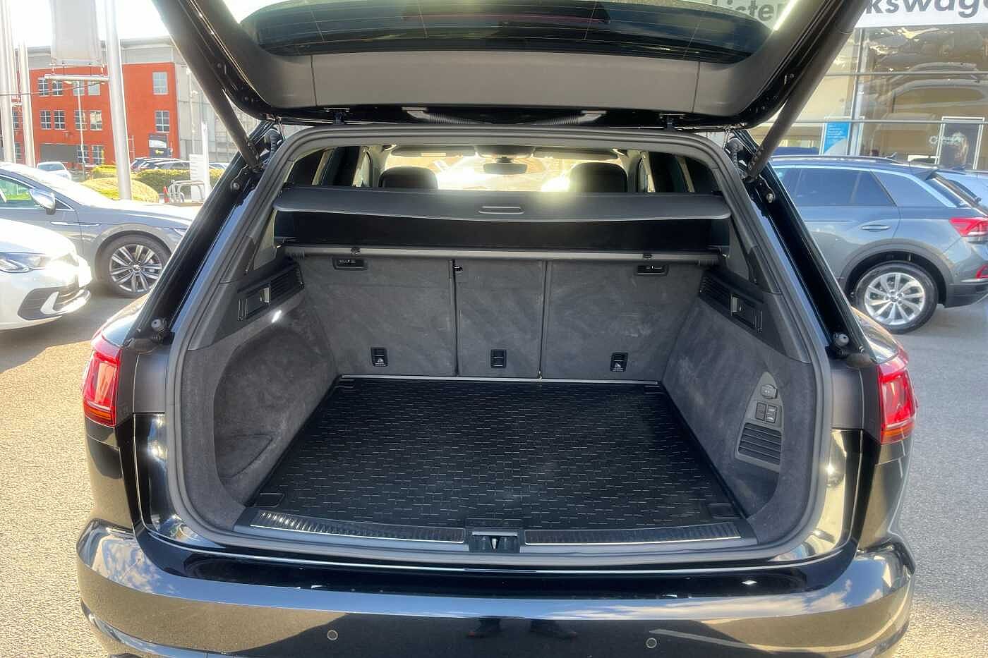 Used Volkswagen Touareg 2023 for sale - 76003199: Photo 12