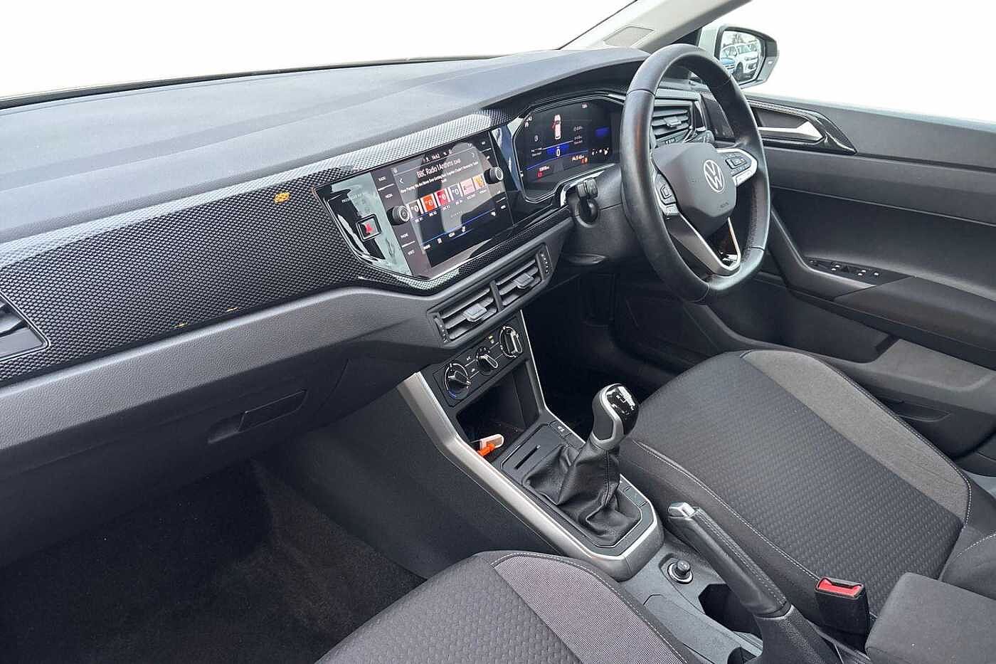 Used Volkswagen Polo 2024 for sale - 76800465: Photo 2