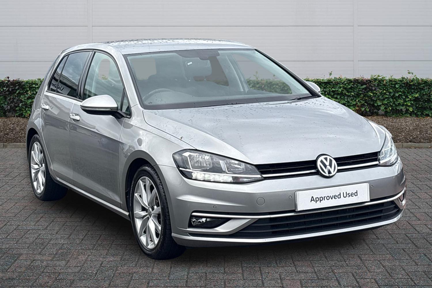 Used Volkswagen Golf 2018 for sale - 76486656: Photo 1