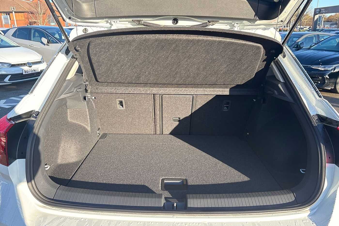 Used Volkswagen T-Roc 2025 for sale - 76837764: Photo 11