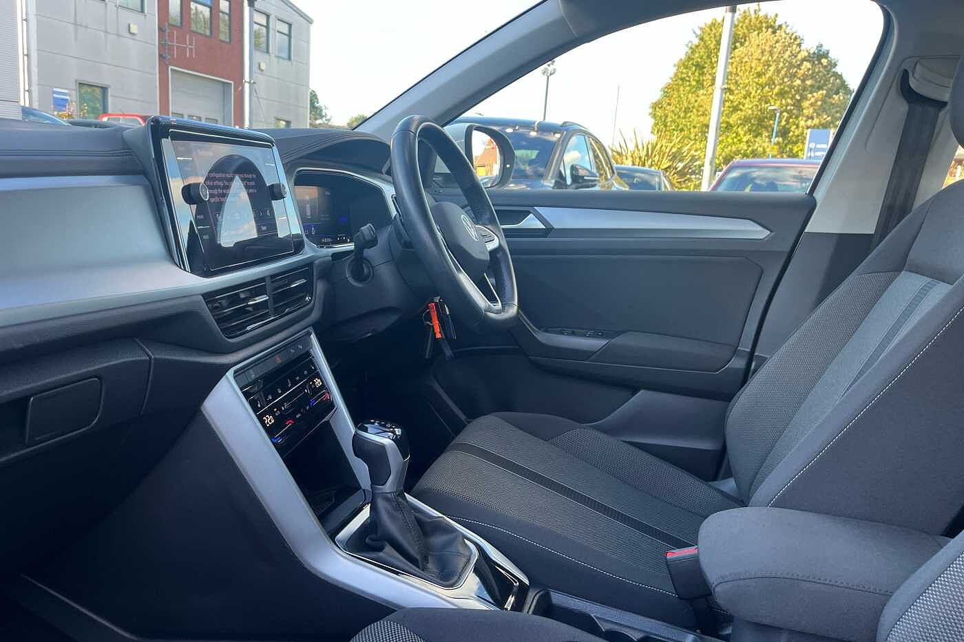 Used Volkswagen T-Roc 2022 for sale - 75966458: Photo 2