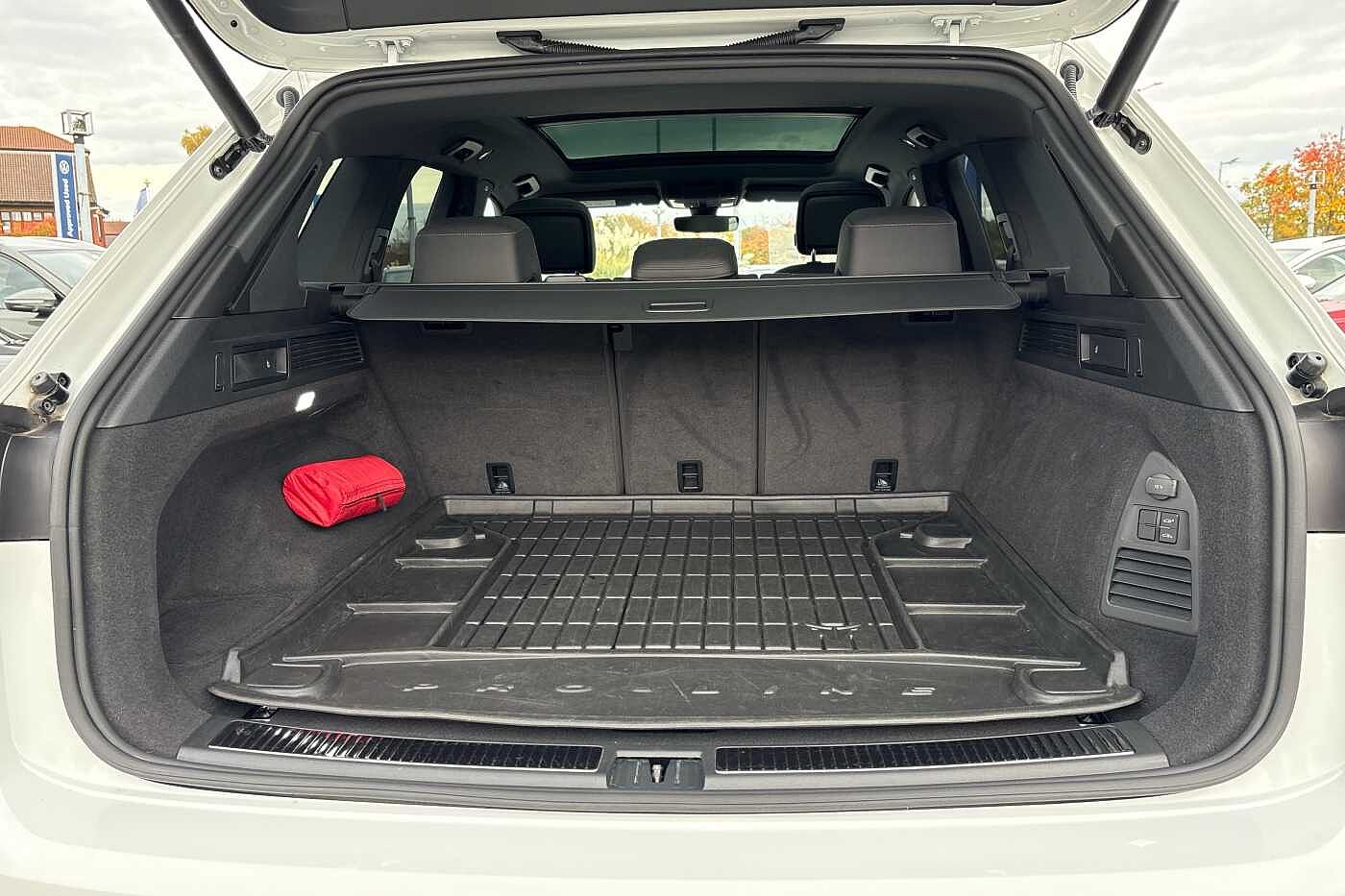 Used Volkswagen Touareg 2021 for sale - 76309336: Photo 12