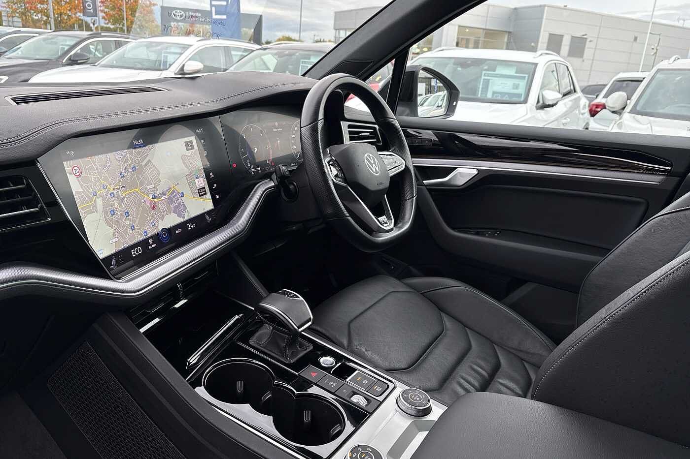 Used Volkswagen Touareg 2021 for sale - 76309336: Photo 2