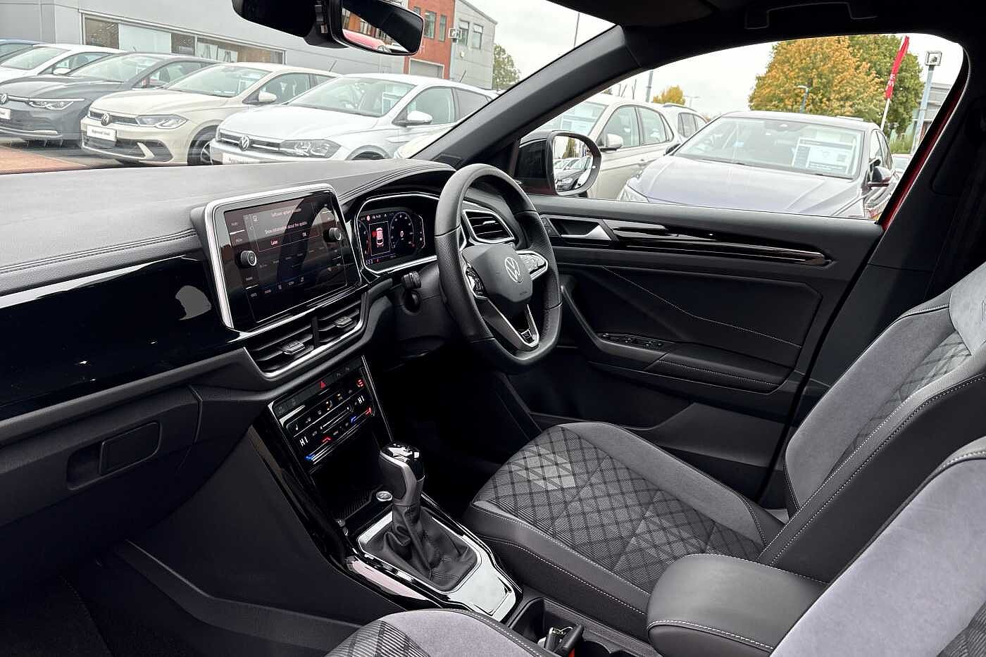 Used Volkswagen T-Roc 2023 for sale - 76095641: Photo 2