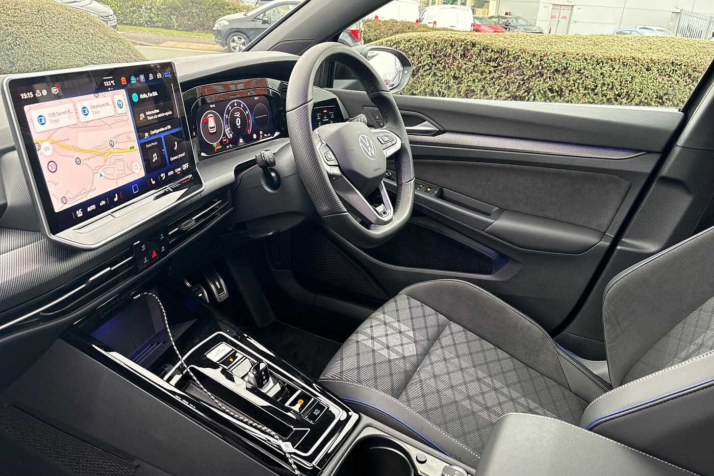 Used Volkswagen Golf 2025 for sale - 76716776: Photo 2