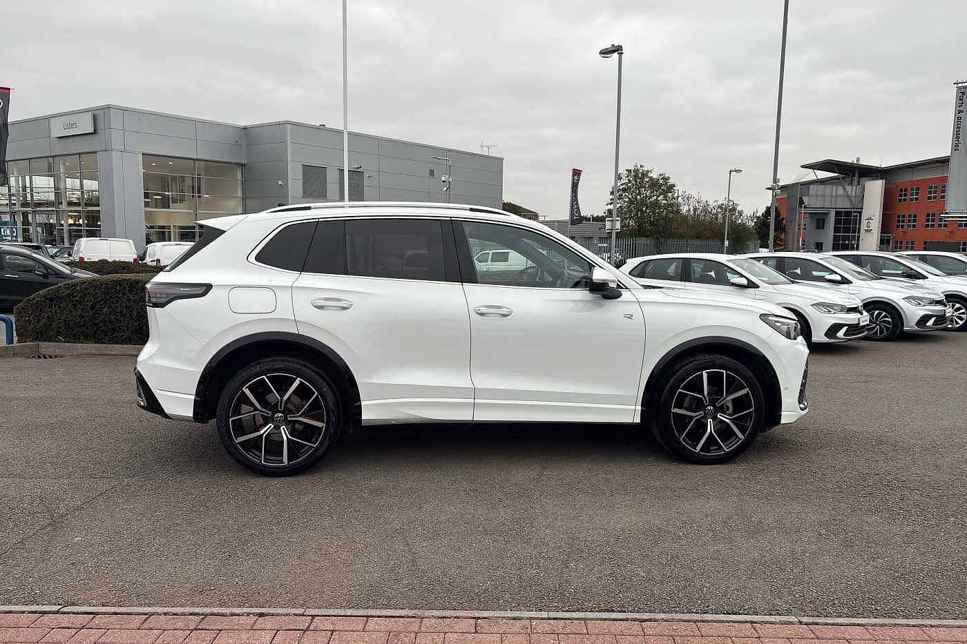 Used Volkswagen Tiguan 2024 for sale - 76123950: Photo 4
