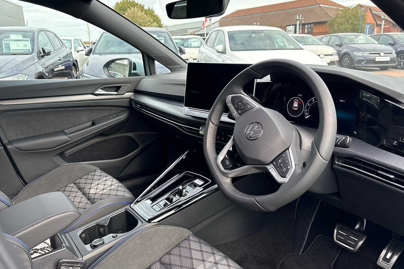 Used Volkswagen Golf 2025 for sale - 76190725: Photo 6