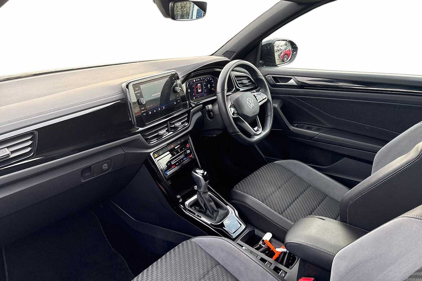 Used Volkswagen T-Roc 2023 for sale - 76837806: Photo 2