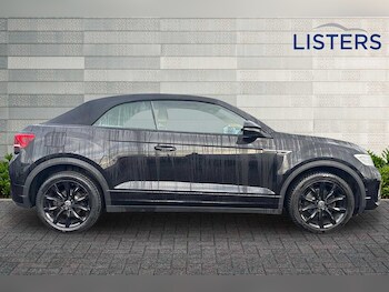 Used Volkswagen T-Roc 2023 for sale - 76837806: Photo