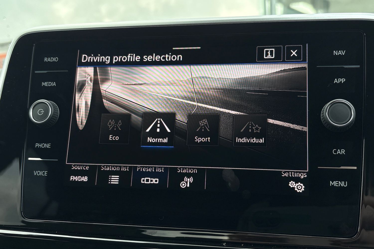 Used Volkswagen T-Roc 2025 for sale - 76514437: Photo 16