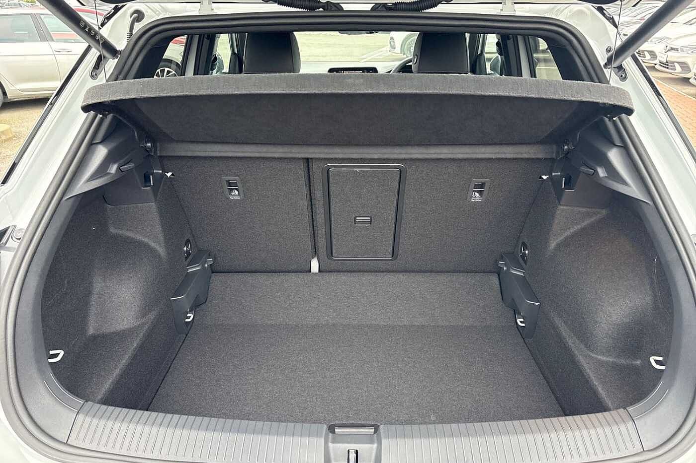 Used Volkswagen T-Roc 2025 for sale - 76837624: Photo 11