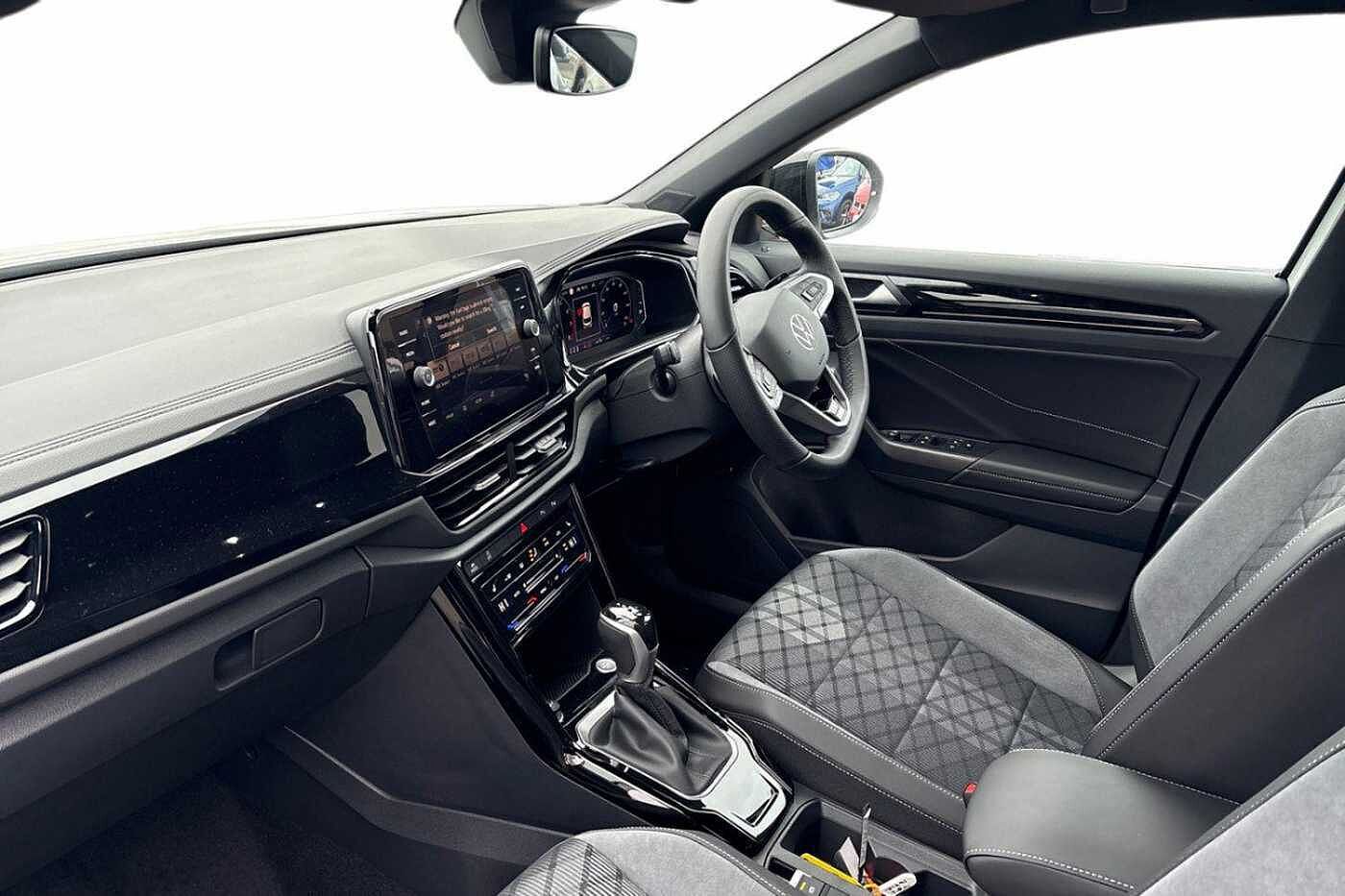 Used Volkswagen T-Roc 2025 for sale - 76837624: Photo 2