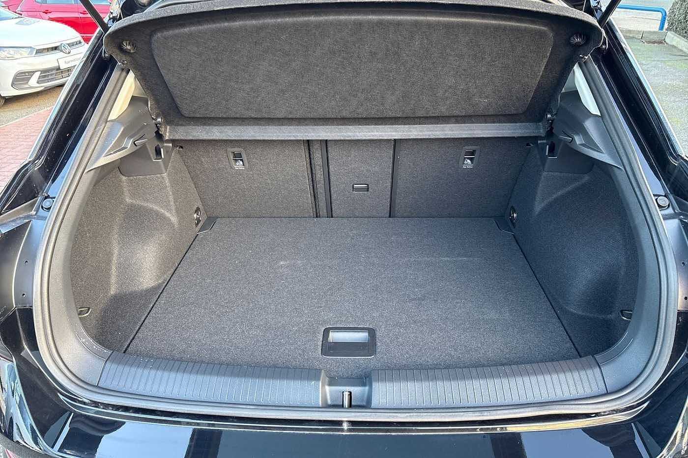 Used Volkswagen T-Roc 2025 for sale - 76500862: Photo 11