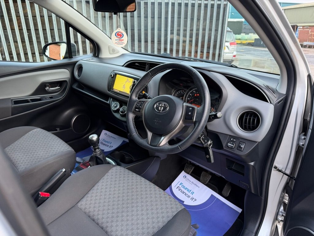 Used Toyota Yaris 2015 for sale - 77525898: Photo 17